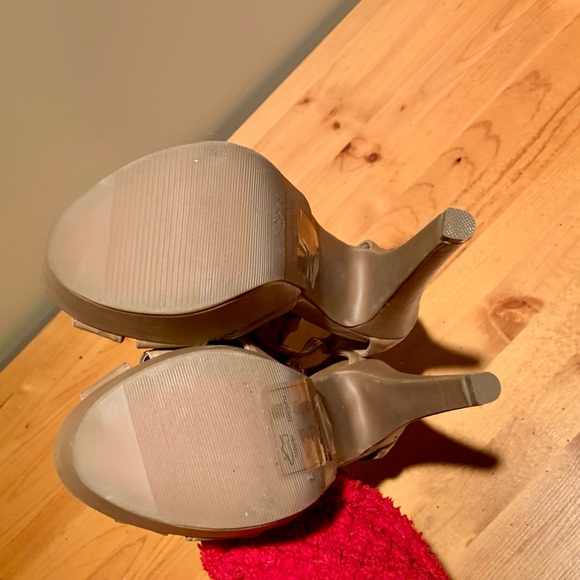 nude platform heeled sandals, size 6 - Picture 4 of 5